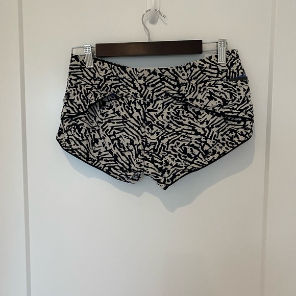 Lululemon Reversible Swim Bottoms/Shorts - Picture 4 of 6